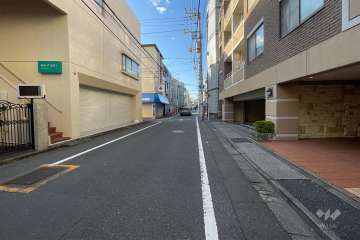 敷地南西側の前面道路