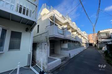 トップ中野第2の外観（南西側から）
