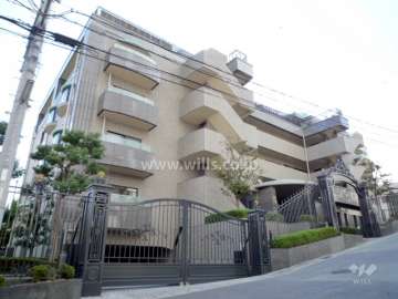 ヴェルビュ夙川の外観（北東から）