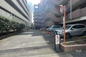 敷地内駐車場（屋外平面式）