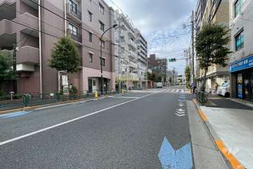 敷地北側の前面道路