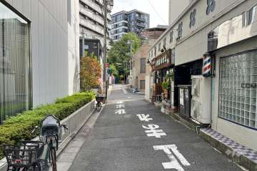 敷地北側の前面道路