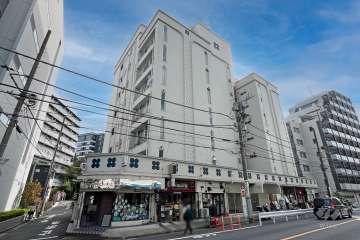 シャンボール中野の外観（北西側から）