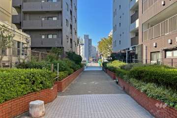 敷地北側は『桃園川緑道』に面しています。