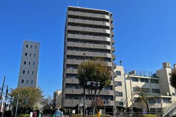 ルーブル中野坂上の外観（西側から）