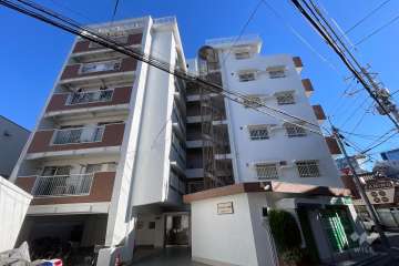 ヴィラ・セレーナ中野の外観（南西側から）