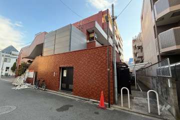 プラム鍋横の外観（南西側から）