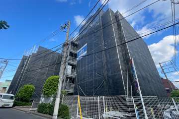 ライオンズマンション中野坂上シティの外観（南西側から）