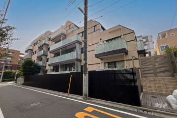 ピアース中野坂上の外観（北東側から）