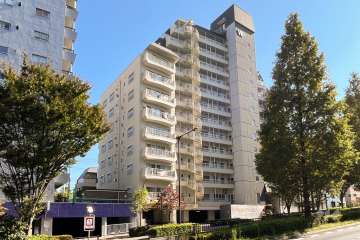 マンションヴィップ中野坂上の外観（北西側から）