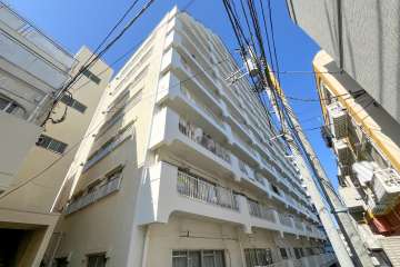 マンションヴィップ中野坂上の外観（南東側から）