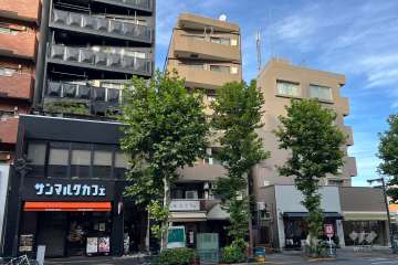 中野坂上アムフラットの外観（南西側から）