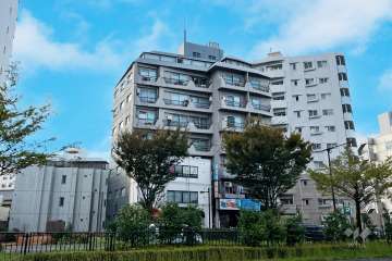 パーク坂上の外観（南東側から）