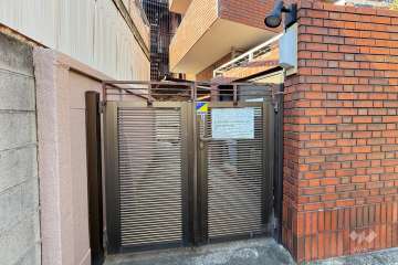 駐輪場の出入口