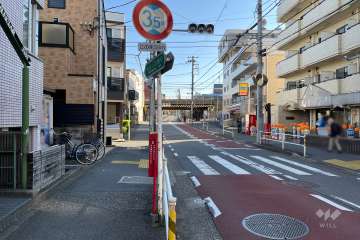 敷地東側の前面道路