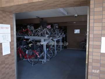 エントランス横にある駐輪場（屋内）