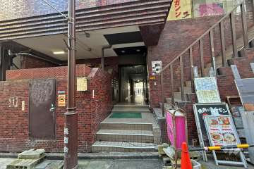 北側エントランス