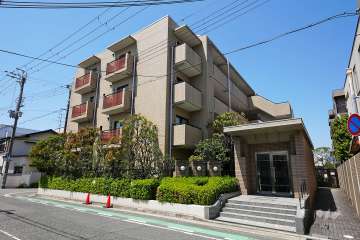 甲子園四番町パークハウスの外観（東から）