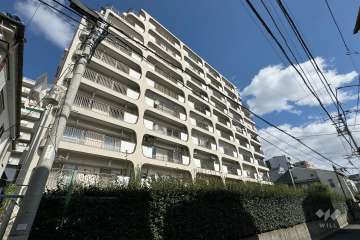 中野スカイハイツの外観（南西側から）