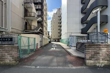 敷地入り口