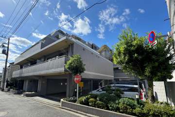 東急ドエルアルス中野の外観（北東側から）