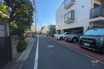 敷地北側の前面道路　