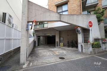 駐車場の出入口
