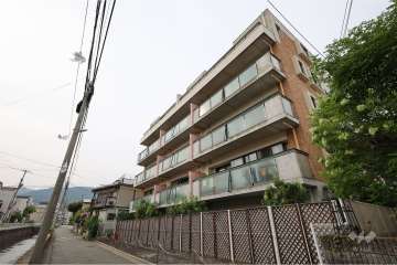 パレ・シェール苦楽園北夙川通りの外観（南東側から）