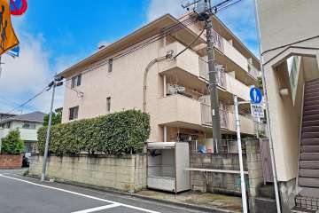 東中野台ローヤルコーポの外観（北西側から）