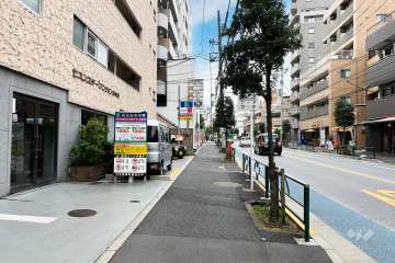 敷地北側の前面道路