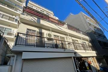 東中野第二コーポの外観（南西側から）