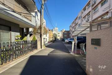 敷地北西側の前面道路