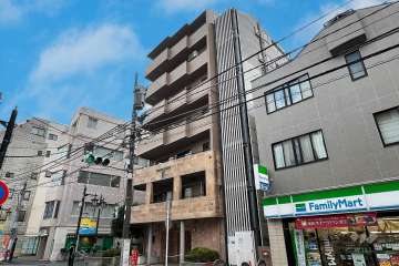 ユニーブル東中野の外観（東側から）