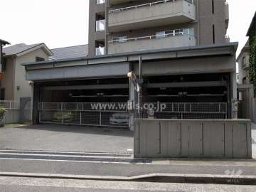 敷地内駐車場（屋根付きの機械式）