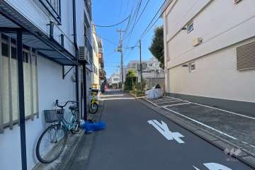 敷地北東側の前面道路