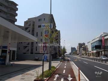敷地北側は国道2号線に面してます。