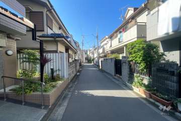 敷地北側の前面道路