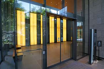 エントランスはオートロック付きです。