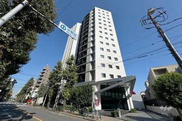 シティハウス笹塚レジデンスの外観（南西側から）.