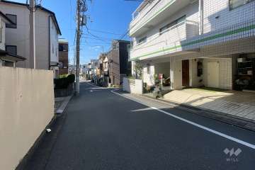 敷地南側の前面道路