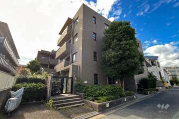 サーパス方南町の外観（北東側から）