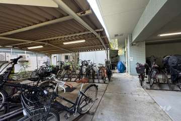 駐輪場（屋根付き）