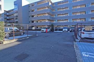 敷地内駐車場（屋外平面式）