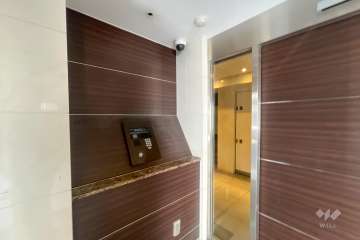 エントランスはオートロック付きです。