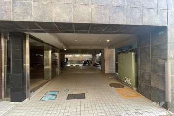 駐車場の出入り口