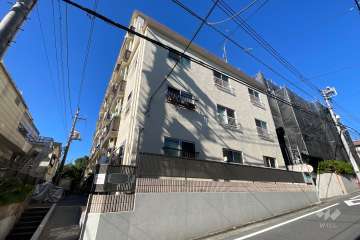 中野本町ローヤルコーポの外観（東側から）