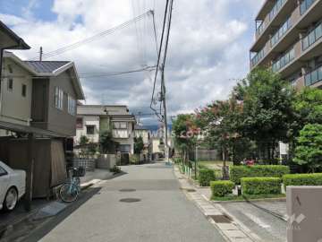 敷地南側の前面道路