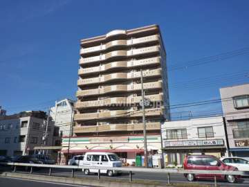 プリオーレ甲子園21の外観（南西側から）