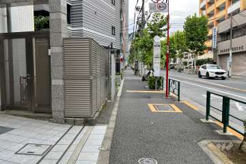 敷地北東側の前面道路　