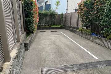 敷地内駐車場（屋外平面式）